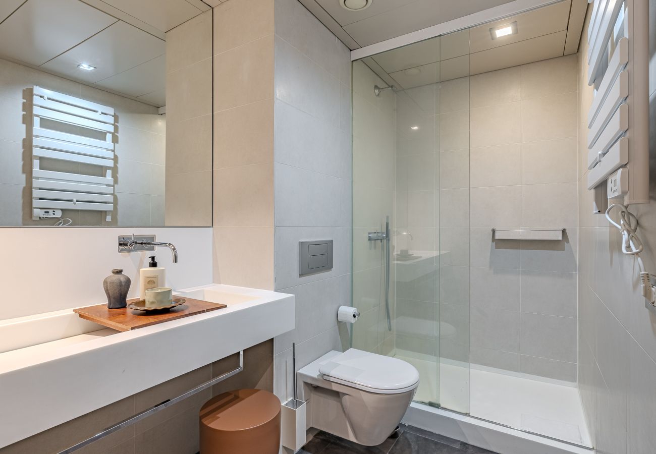 Apartment in Barcelona - OLA LIVING PASEO DE GRACIA 3