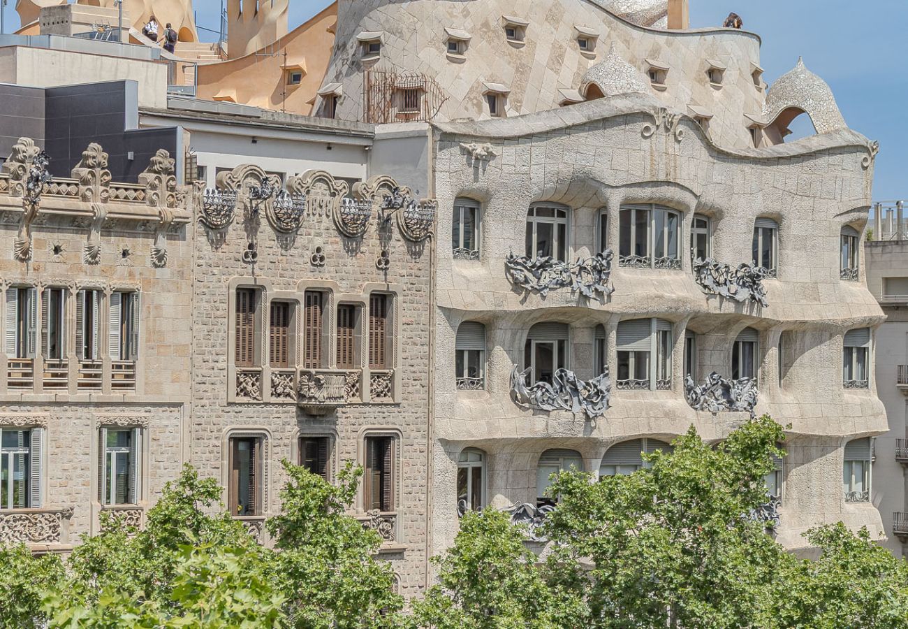 Apartment in Barcelona - OLA LIVING PASEO DE GRACIA 3