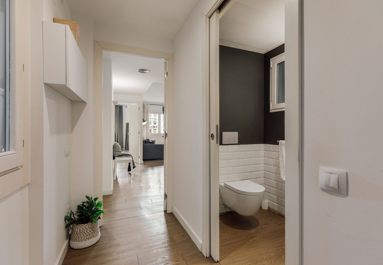 Apartment in Barcelona - OLA LIVING ST ANTONI 102