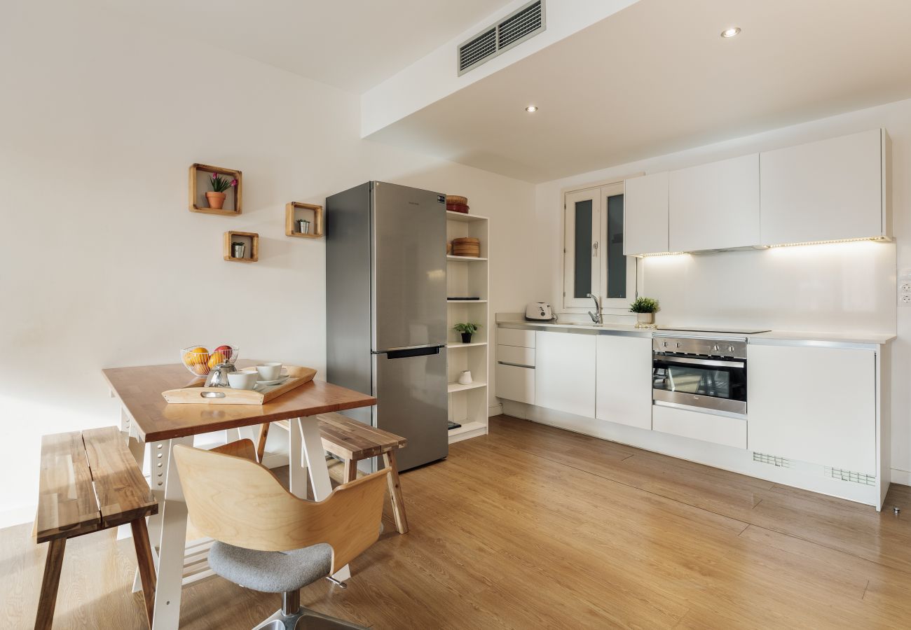 Apartment in Barcelona - OLA LIVING ST ANTONI 102