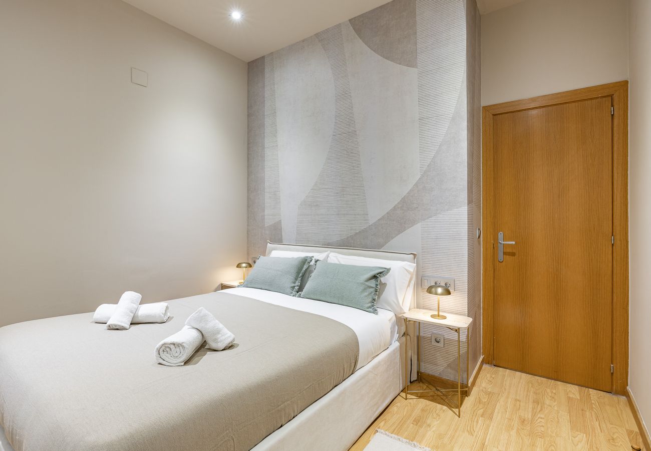 Apartment in Barcelona - OLA LIVING CONSELL DE CENT 2