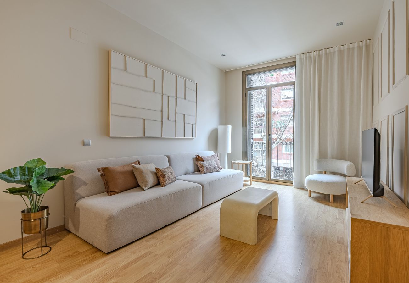 Apartment in Barcelona - OLA LIVING CONSELL DE CENT 2