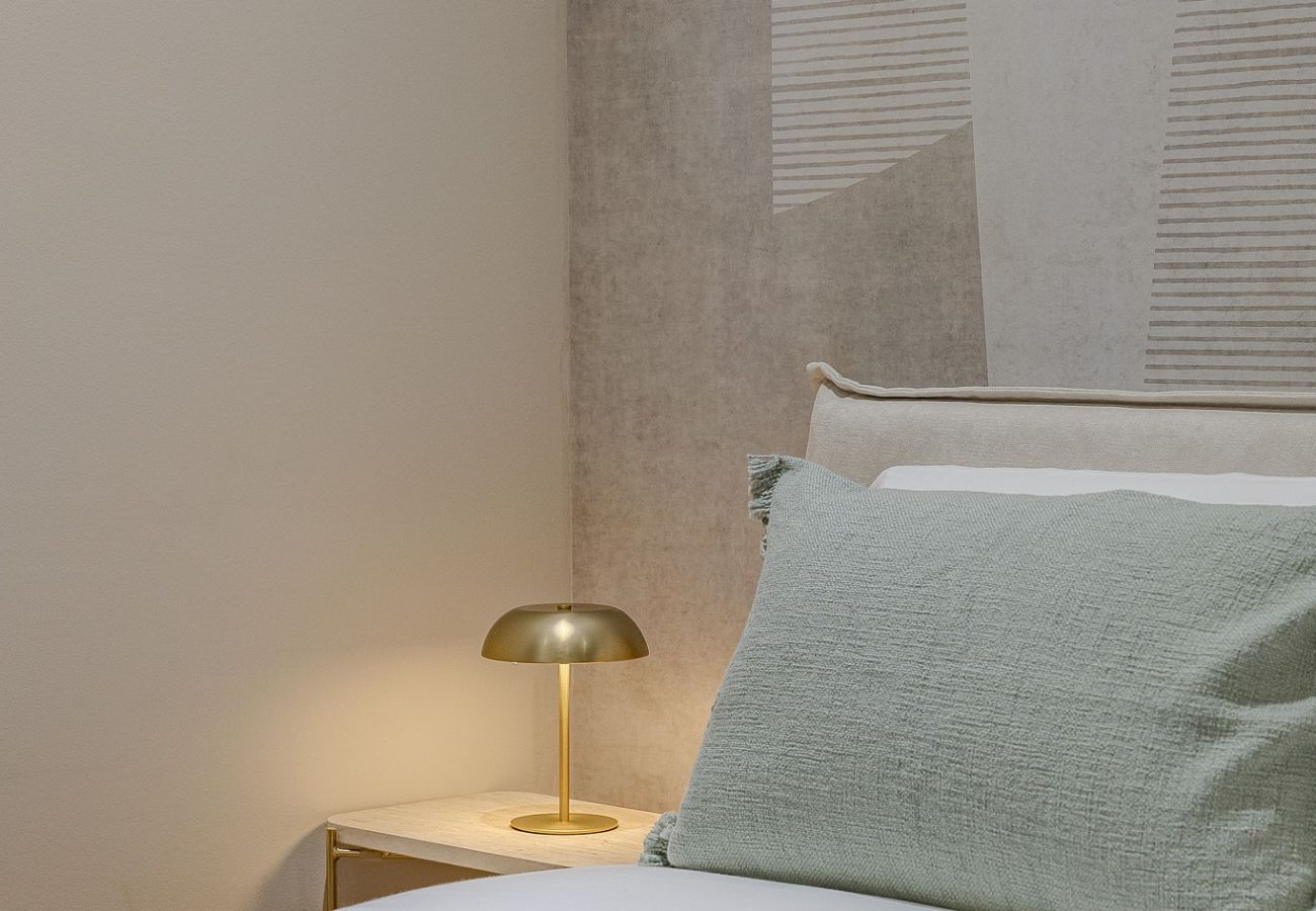 Apartment in Barcelona - OLA LIVING CONSELL DE CENT 2