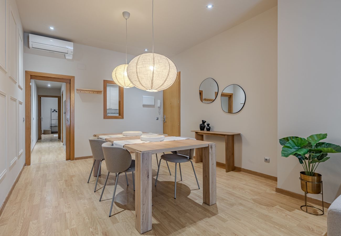 Apartment in Barcelona - OLA LIVING CONSELL DE CENT 2