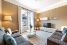 Rent by room in Barcelona - Diagonal Suite con baño privado