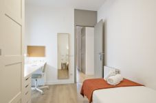 Rent by room in Barcelona - Balmes Habitación Individual