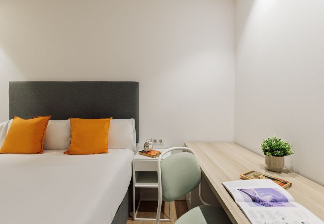 Rent by room in Barcelona - Balmes Habitación Doble con Baño Privado Rent by room in Barcelona - Balmes Habitación Doble con Baño Privado