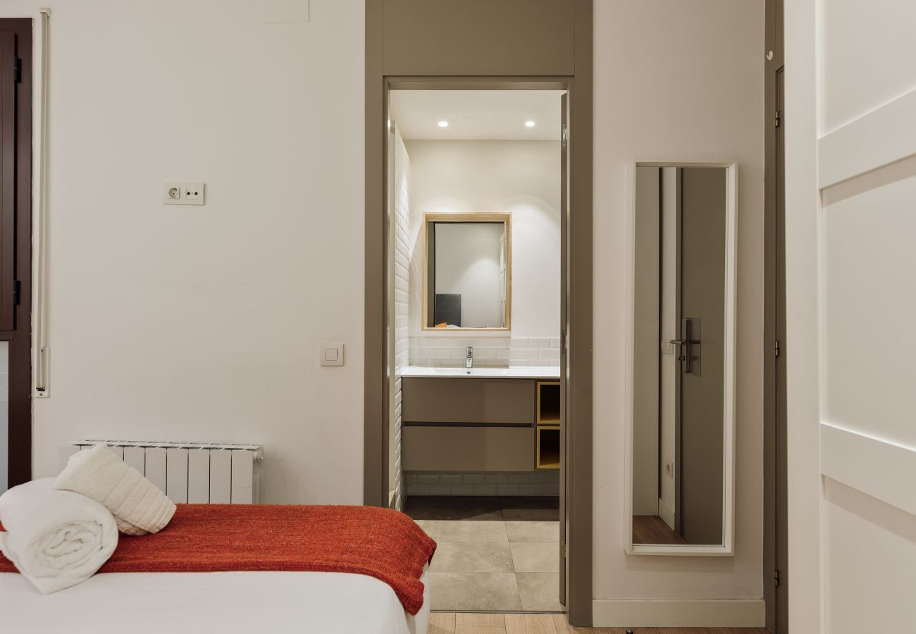 Rent by room in Barcelona - Balmes Habitación Doble con Baño Privado Rent by room in Barcelona - Balmes Habitación Doble con Baño Privado