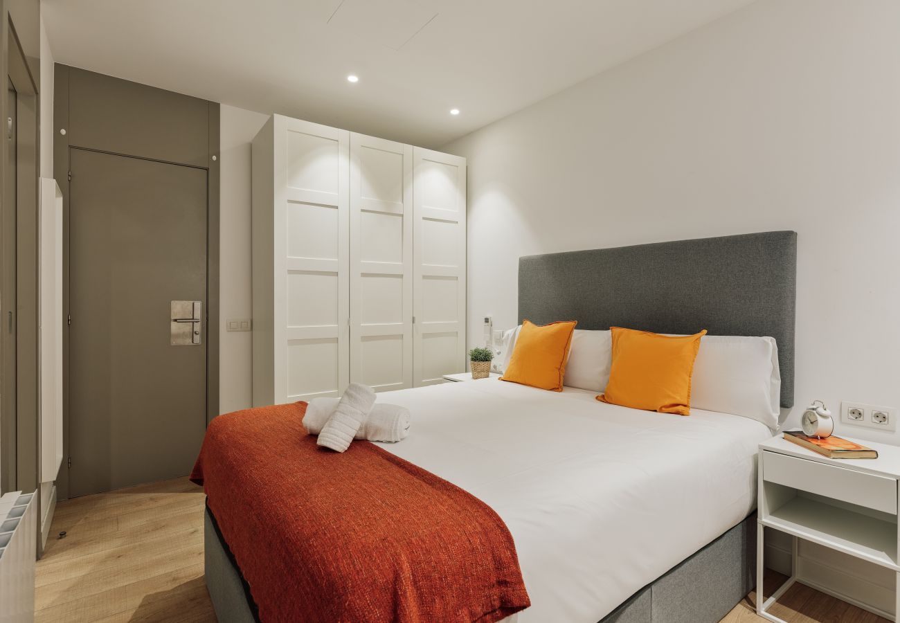 Rent by room in Barcelona - Balmes Habitación Doble con Baño Privado Rent by room in Barcelona - Balmes Habitación Doble con Baño Privado