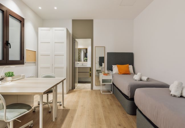 Rent by room in Barcelona - Balmes Twin Suite