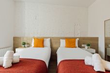 Rent by room in Barcelona - Balmes Habitación Twin Suite Con Balcón
