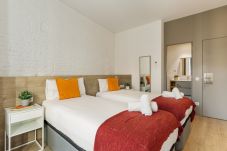 Rent by room in Barcelona - Balmes Habitación Twin Suite Con Balcón