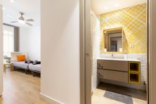 Rent by room in Barcelona - Balmes Habitación Twin Suite Superior