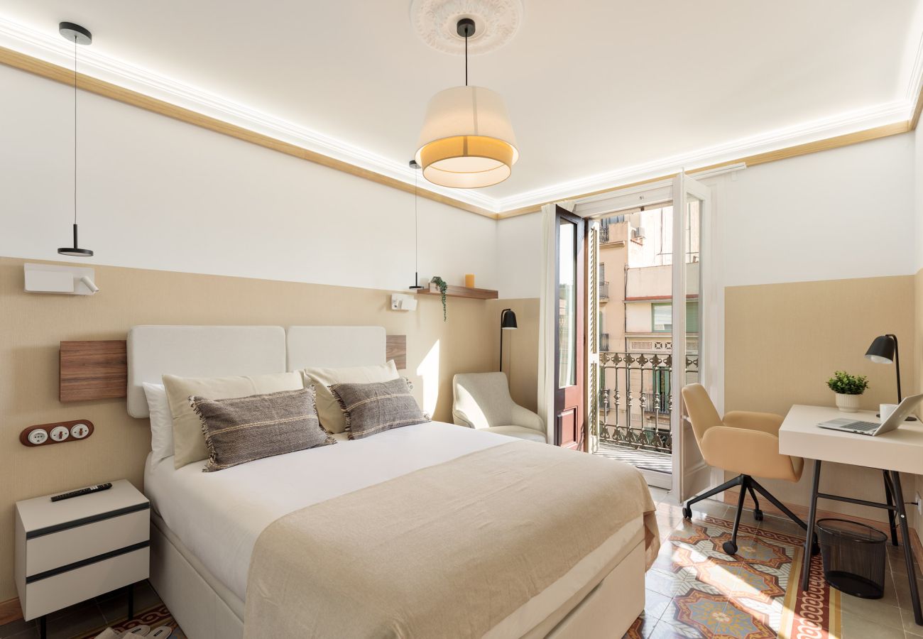 Rent by room in Barcelona - Casa Consell de Cent Doble Suite Balcon