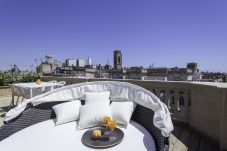 Appartamento a Barcelona - OLA LIVING BISBE ATTIC SQUARE VIEW