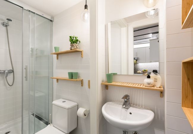 Studio a Barcelona - OLA LIVING BORN 3 Studio a Barcelona - OLA LIVING BORN 3