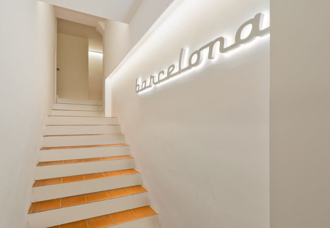 Studio a Barcelona - OLA LIVING BORN 1 Studio a Barcelona - OLA LIVING BORN 1