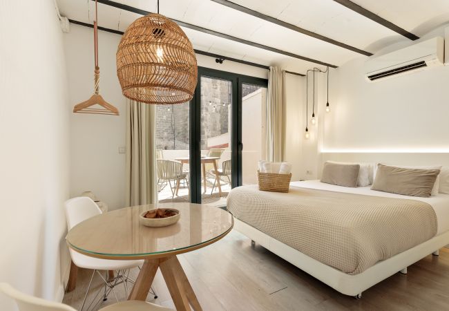 Studio a Barcelona - OLA LIVING BORN 10 ATTIC Studio a Barcelona - OLA LIVING BORN 10 ATTIC