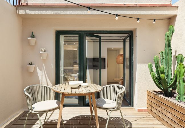 Studio a Barcelona - OLA LIVING BORN 10 ATTIC Studio a Barcelona - OLA LIVING BORN 10 ATTIC