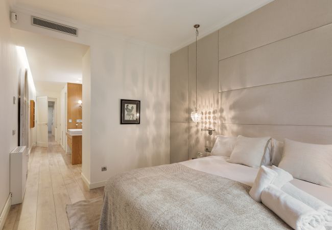 Apartamento em Barcelona - OLA LIVING ENRIC GRANADOS Apartamento em Barcelona - OLA LIVING ENRIC GRANADOS