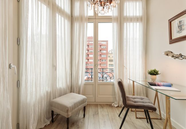 Apartamento em Barcelona - OLA LIVING ENRIC GRANADOS Apartamento em Barcelona - OLA LIVING ENRIC GRANADOS