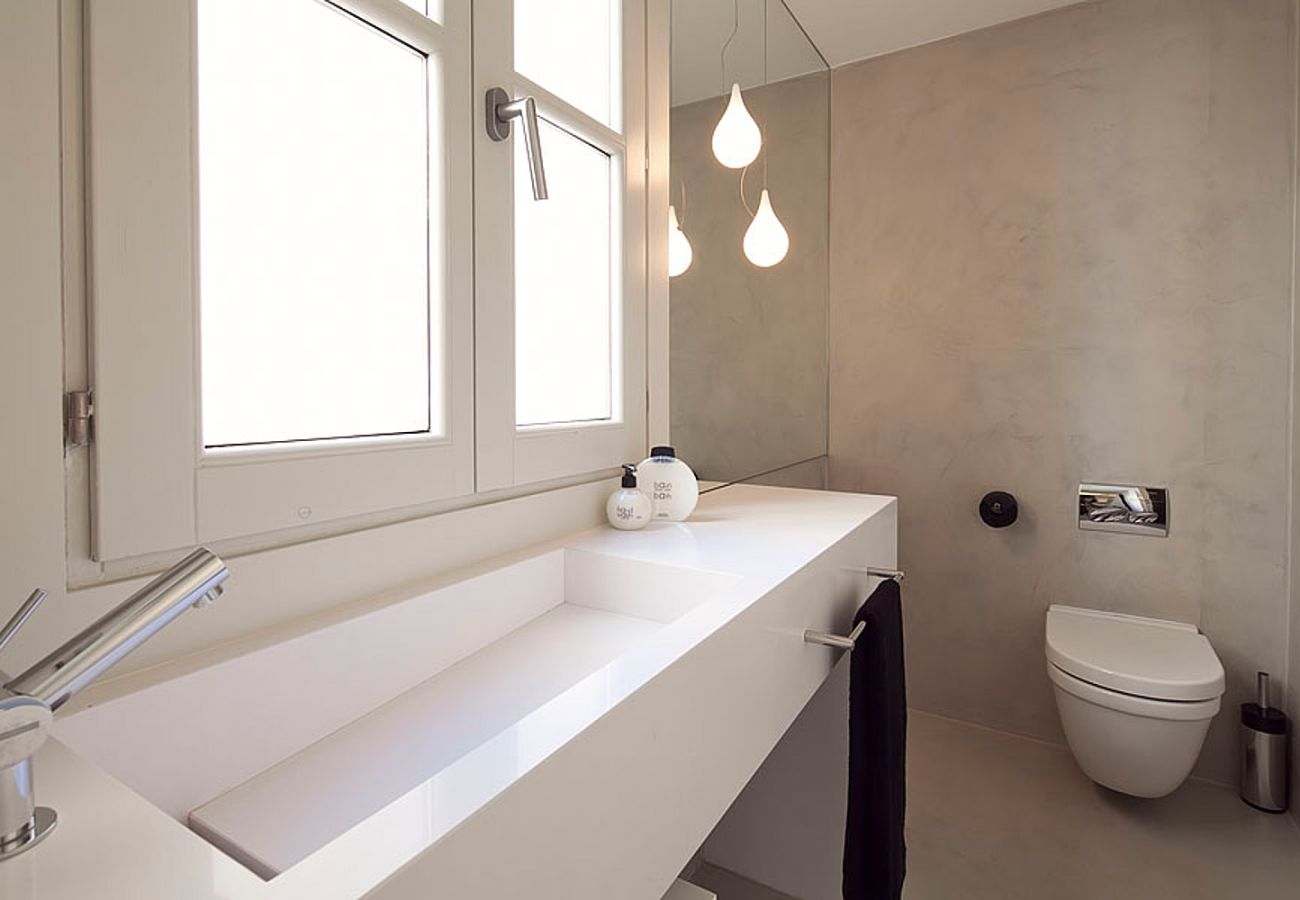 Apartamento em Barcelona - OLA LIVING PETRITXOL LES RAMBLES