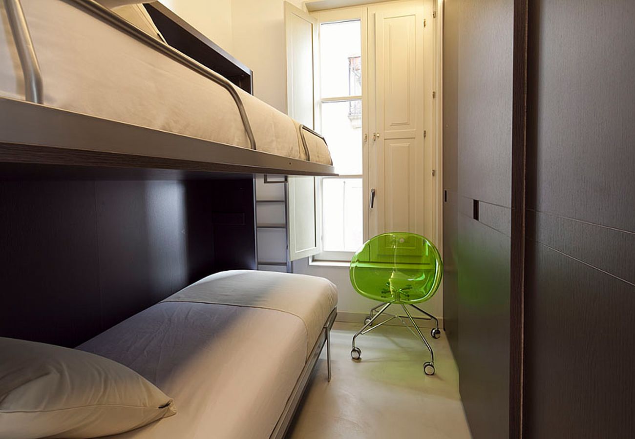 Apartamento em Barcelona - OLA LIVING PETRITXOL LES RAMBLES