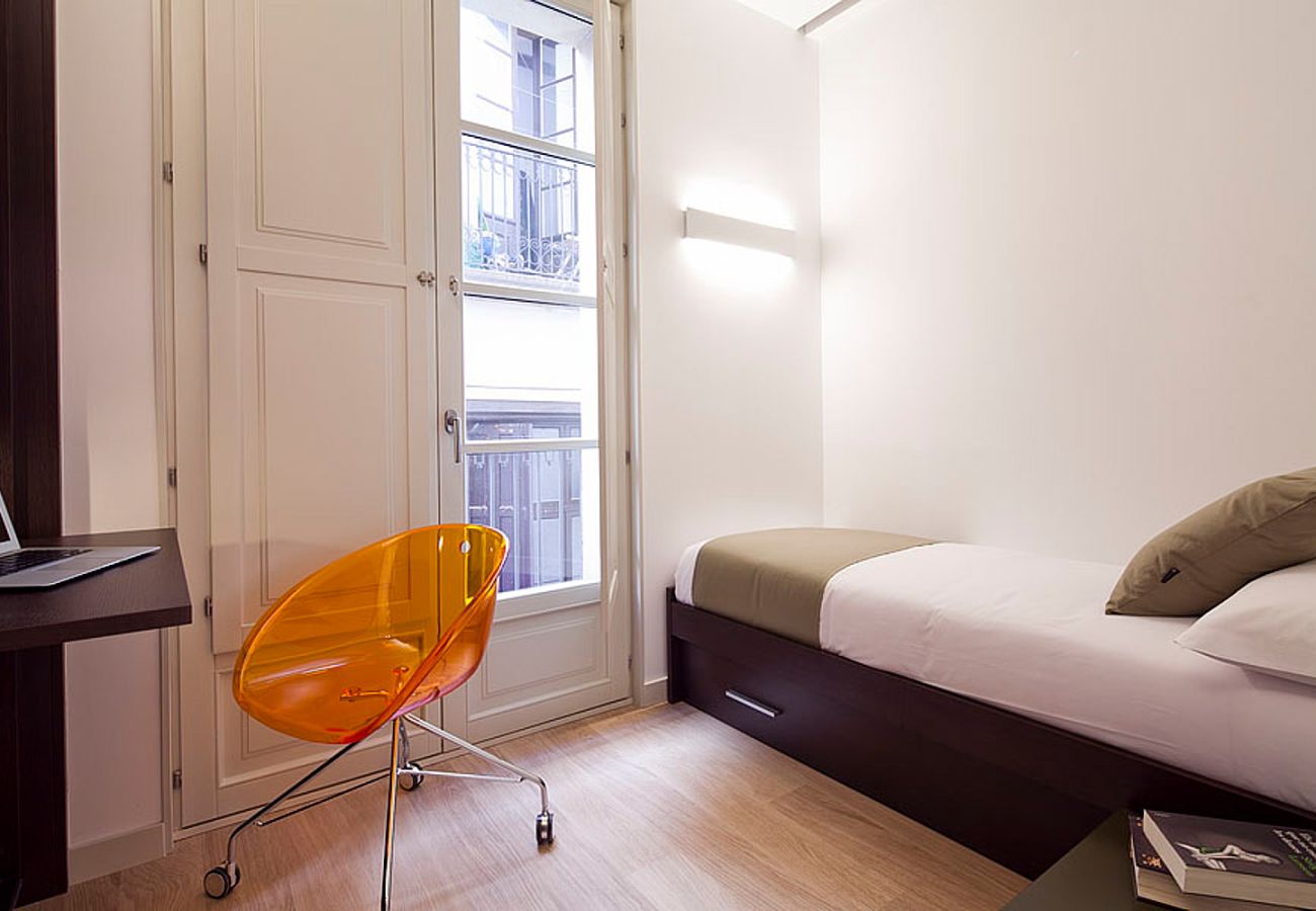 Apartamento em Barcelona - OLA LIVING PETRITXOL LES RAMBLES