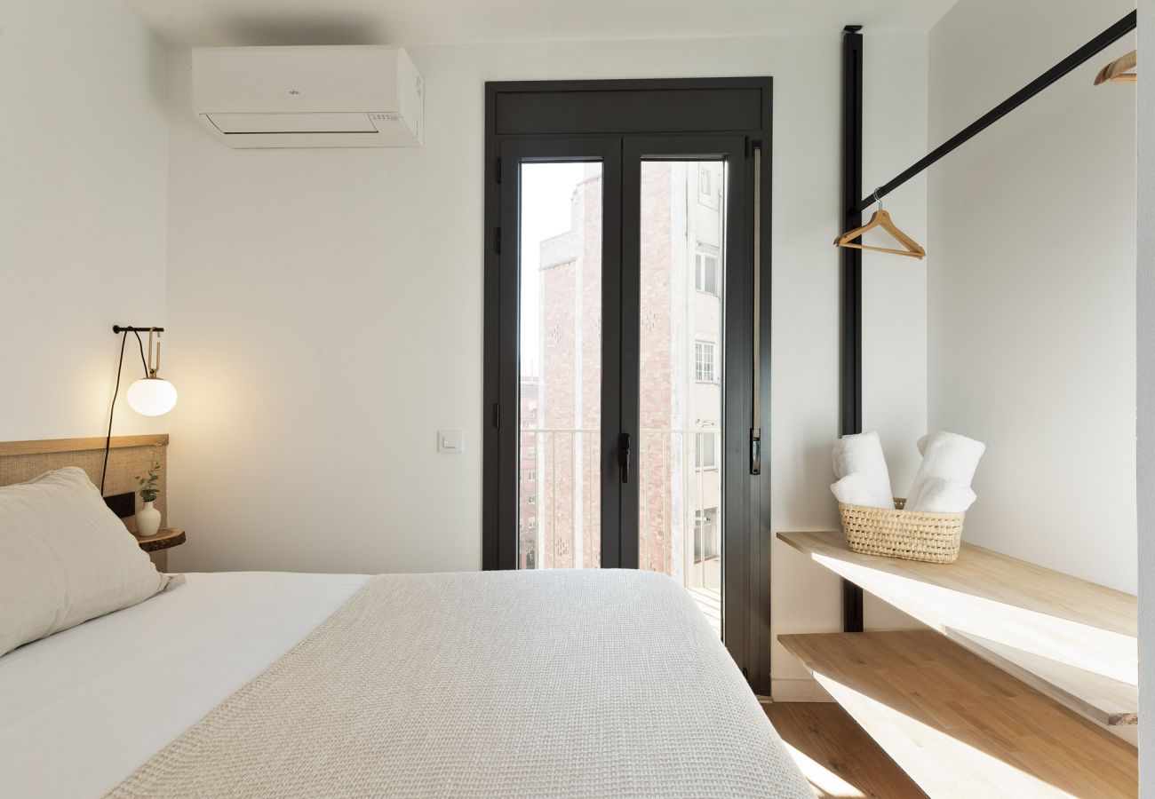 Apartamento em Barcelona - OLA LIVING CALABRIA 7 ATTIC