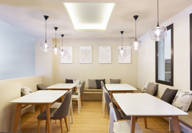 Quarto em Barcelona - Ola Living Hostal Diagonal 10 Individual Quarto em Barcelona - Ola Living Hostal Diagonal 10 Individual