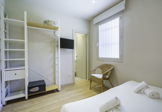 Quarto em Barcelona - Ola Living Hostal Diagonal 11 Quarto em Barcelona - Ola Living Hostal Diagonal 11