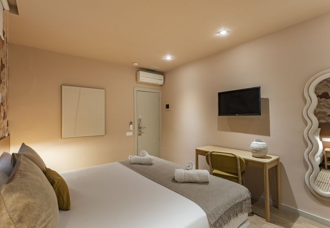 Quarto em Barcelona - Ola Living Hostal Diagonal 11 Quarto em Barcelona - Ola Living Hostal Diagonal 11