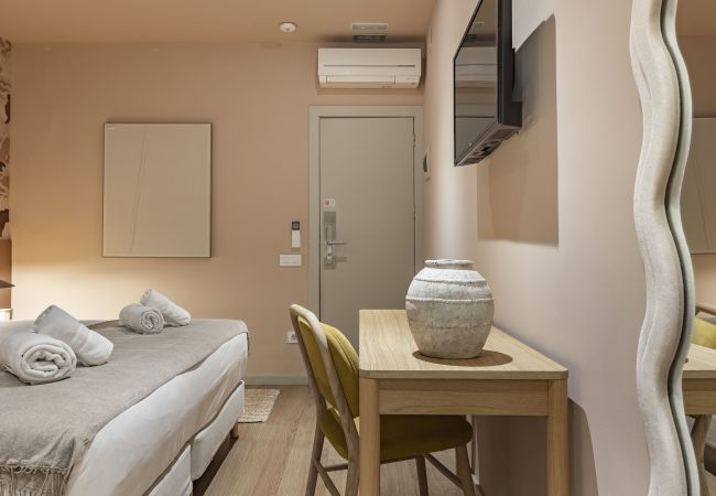Quarto em Barcelona - Ola Living Hostal Diagonal 11 Quarto em Barcelona - Ola Living Hostal Diagonal 11