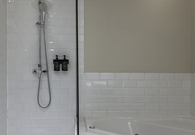 Quarto em Barcelona - Ola Living Hostal Diagonal 12 Quarto em Barcelona - Ola Living Hostal Diagonal 12