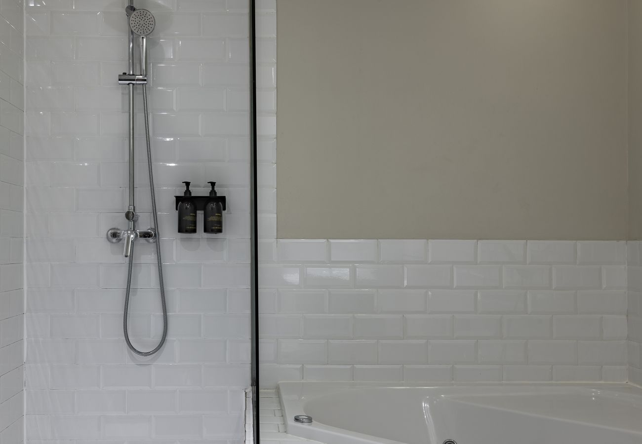 Quarto em Barcelona - Ola Living Hostal Diagonal 12