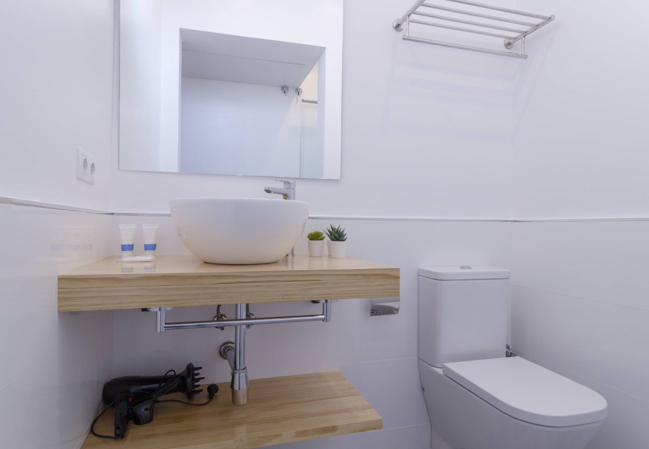 Apartamento em Hospitalet de Llobregat - OLA LIVING CALID 1