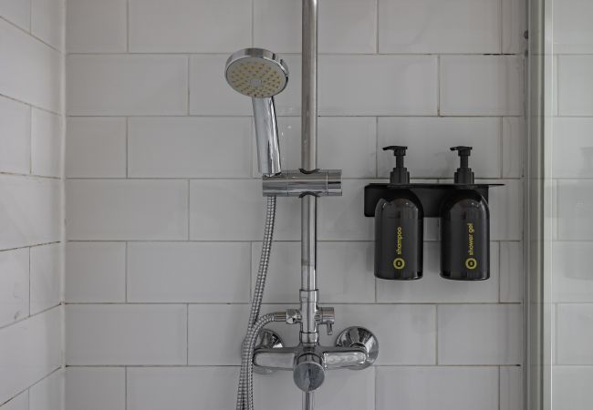 Quarto em Barcelona - Ola Living Hostal Diagonal 4 Quarto em Barcelona - Ola Living Hostal Diagonal 4