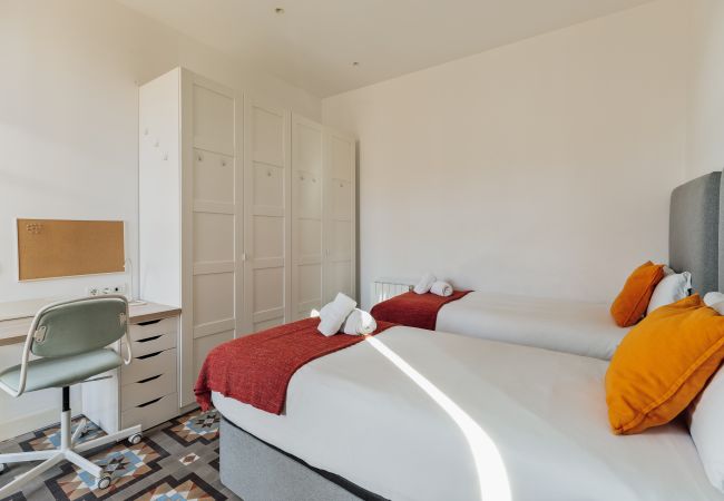 Alquiler por habitaciones en Barcelona - Balmes Twin con Balcón Alquiler por habitaciones en Barcelona - Balmes Twin con Balcón