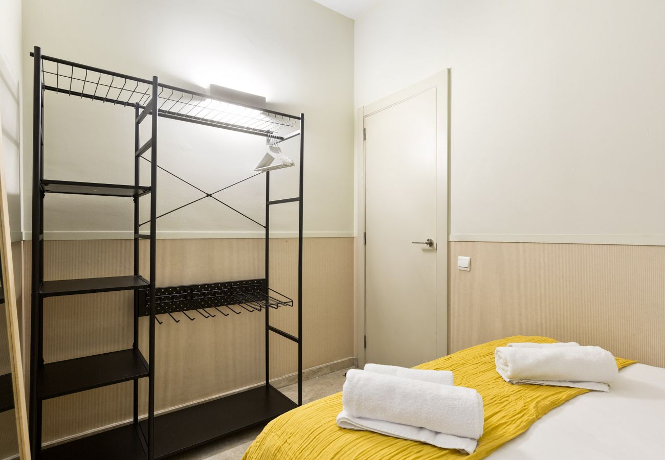 Alquiler por habitaciones en Barcelona - Merce Habitación Doble Estándar Alquiler por habitaciones en Barcelona - Merce Habitación Doble Estándar