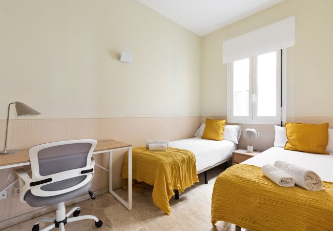 Alquiler por habitaciones en Barcelona - Merce Habitación Twin con Escritorio Alquiler por habitaciones en Barcelona - Merce Habitación Twin con Escritorio