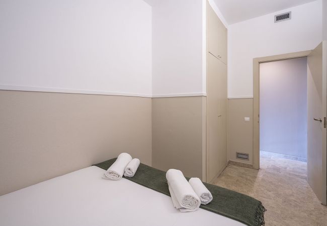 Alquiler por habitaciones en Barcelona - Merce Habitación Doble Standard Superior Alquiler por habitaciones en Barcelona - Merce Habitación Doble Standard Superior