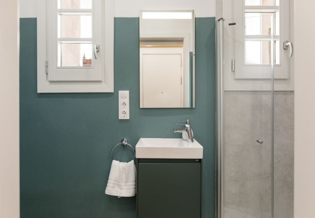 Alquiler por habitaciones en Barcelona - Casa Consell de Cent Doble con Baño Privado Alquiler por habitaciones en Barcelona - Casa Consell de Cent Doble con Baño Privado